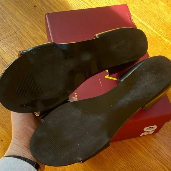 YDN Black Open-Toe Sandals - Picture 10 of 10